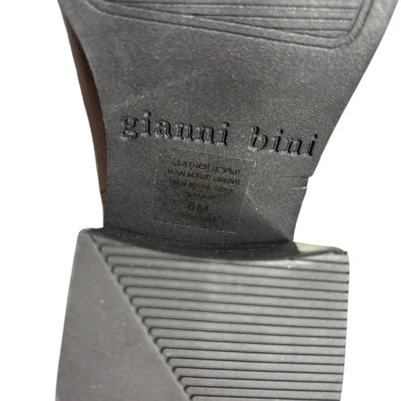 NWOT Gianni Bini Banks Crinkle Patent Double Gore Square Toe Booties Size 6 - Picture 7 of 9